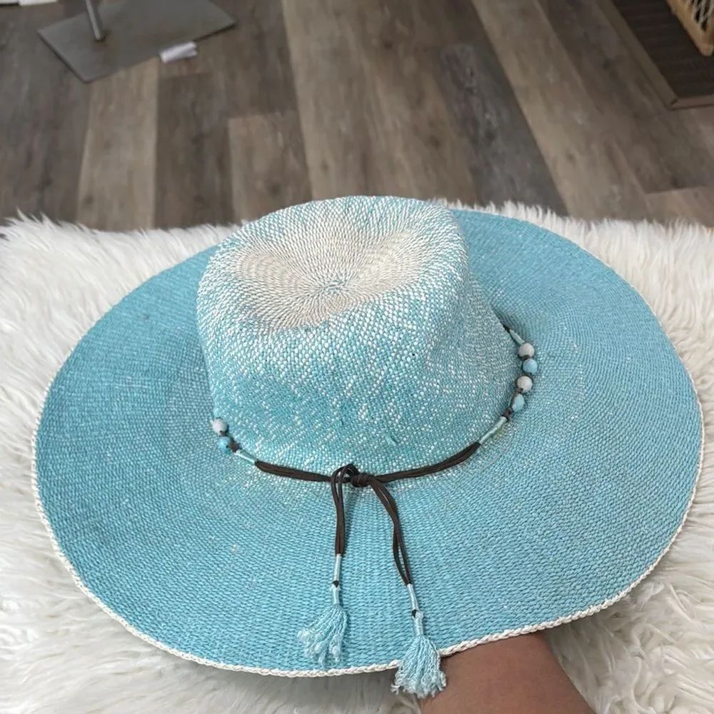 Ángela & William Stylish Blue and White Women's Sun Hat